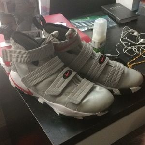 Nike lebron soldier elevens silver and red